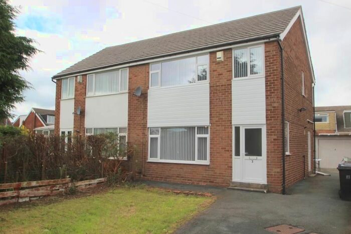 3 Bedroom Semi-Detached House To Rent In Red Hall View, Whinmoor, Leeds, LS14