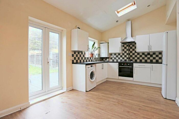 3 Bedroom Terraced House To Rent In Glencoe Drive, Dagenham, RM10