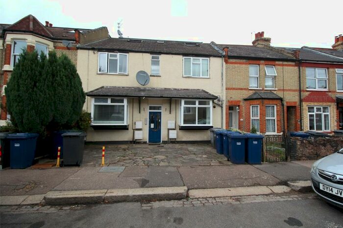 1 Bedroom Apartment To Rent In Crescent Road, Barnet, EN4