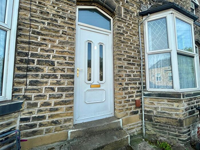 3 Bedroom Terraced House To Rent In Cross Street, Dewsbury, WF12