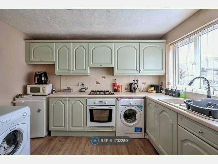 3 Bedroom Terraced House To Rent In Broomhouse Lane, Doncaster, DN4