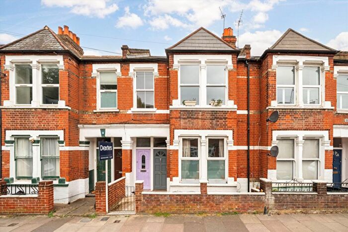 2 Bedroom Maisonette For Sale In Sellincourt Road, Tooting, SW17