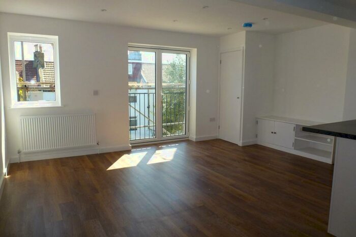2 Bedroom Flat To Rent In Livingstone Road, Hove, BN3