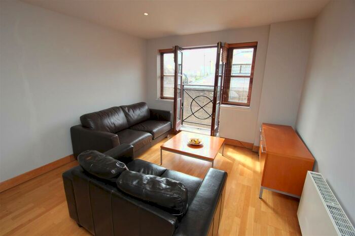 2 Bedroom Apartment To Rent In Kingsley Mews, Wapping Lane, Wapping, E1W