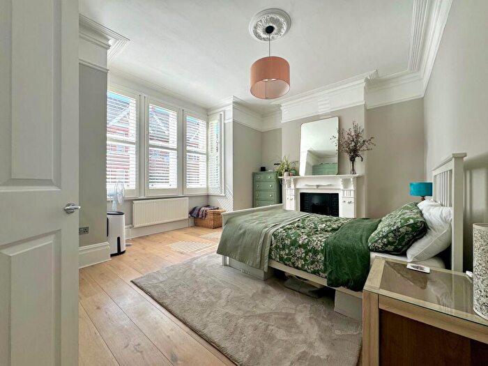 2 Bedroom Flat To Rent In Granville Road, Hove, BN3