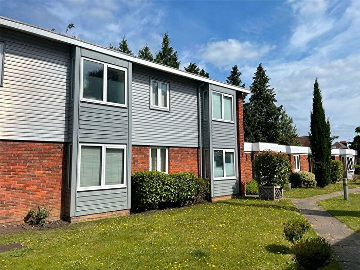 1 Bedroom Flat To Rent In Cross Lanes, Guildford, Surrey, GU1