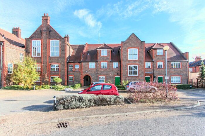 1 Bedroom Flat To Rent In Gammons Lane, Watford, Hertfordshire, WD24