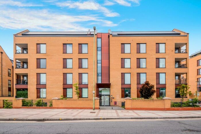 1 Bedroom Apartment To Rent In Quayle Cres Whetstone, N20