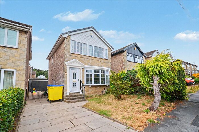 3 Bedroom Detached House For Sale In Southleigh Road, Leeds, LS11