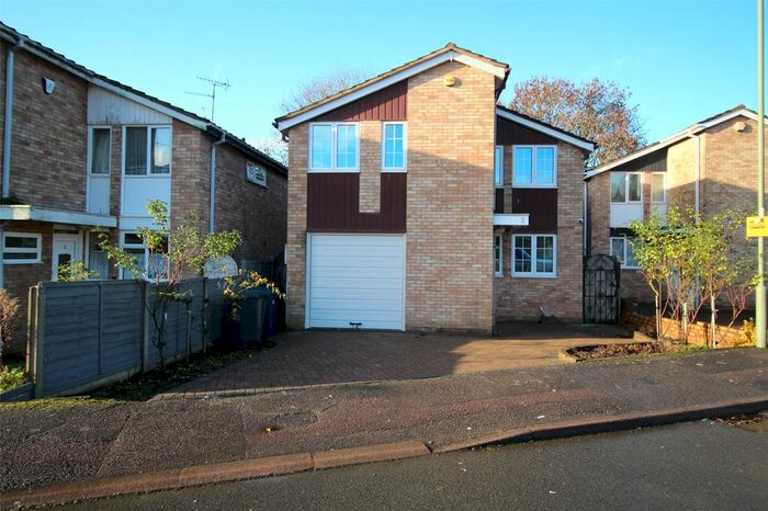 4 Bedroom Detached House To Rent In Pymmes Brook Drive, New Barnet, EN4