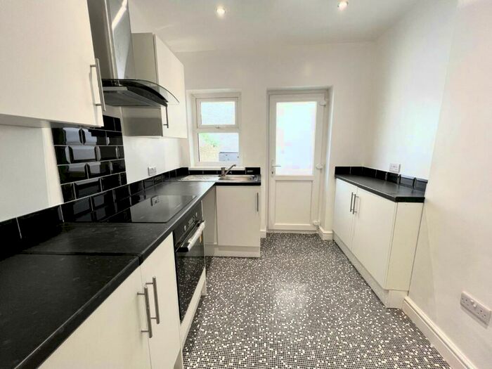 2 Bedroom End Of Terrace House To Rent In Cumnock Place, Splott, Cardiff, CF24