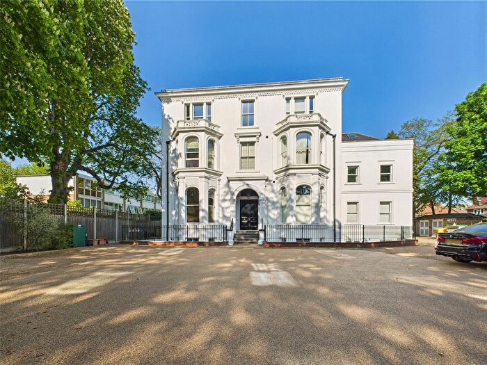 2 Bedroom Flat To Rent In Cambridge Park, East Twickenham, TW1