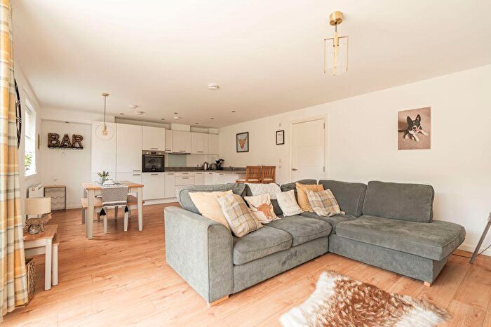 2 Bedroom Flat For Sale In / Lanark Road West, Currie, EH14