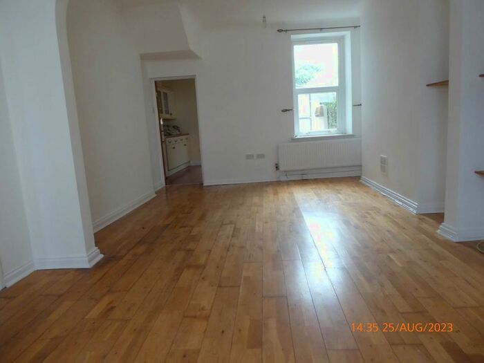 3 Bedroom Terraced House To Rent In Parcmaen Street, Carmarthen, SA31
