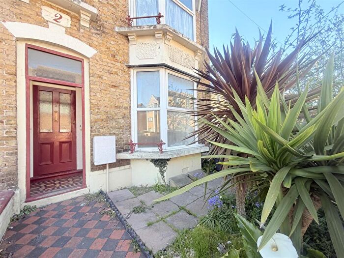 1 Bedroom Flat For Sale In Cavendish Road, Herne Bay, CT6