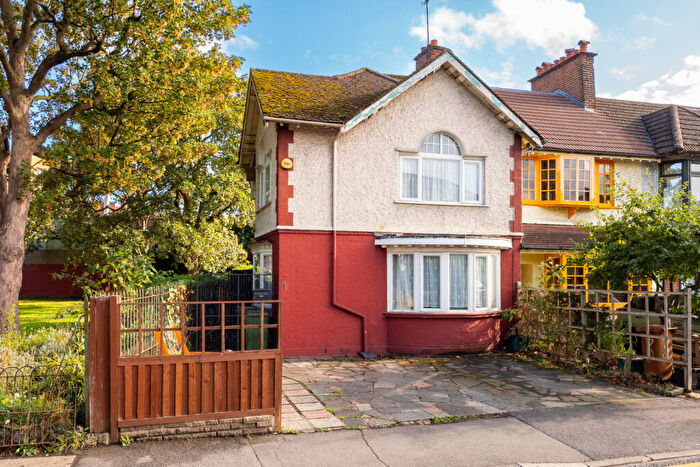 3 Bedroom End Of Terrace House For Sale In Bushey Road, Sutton, SM1