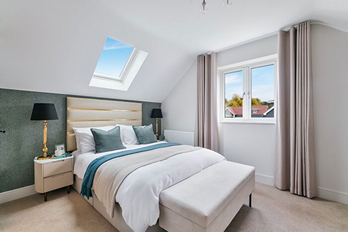 4 Bedroom Detached House For Sale In The Acorn, Banstead, SM7