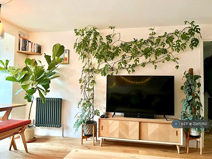 2 Bedroom Flat To Rent In London, London, E3