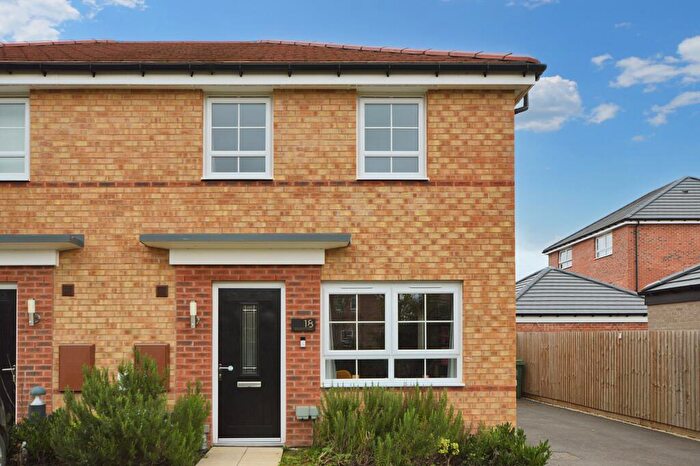 3 Bedroom Semi Detached House For Sale In Butterfield Gardens, Bourne, PE10