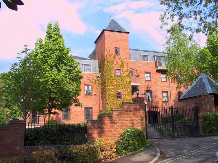 2 Bedroom Flat To Rent In Roxborough Park, Harrow On The Hill, Middlesex, HA1
