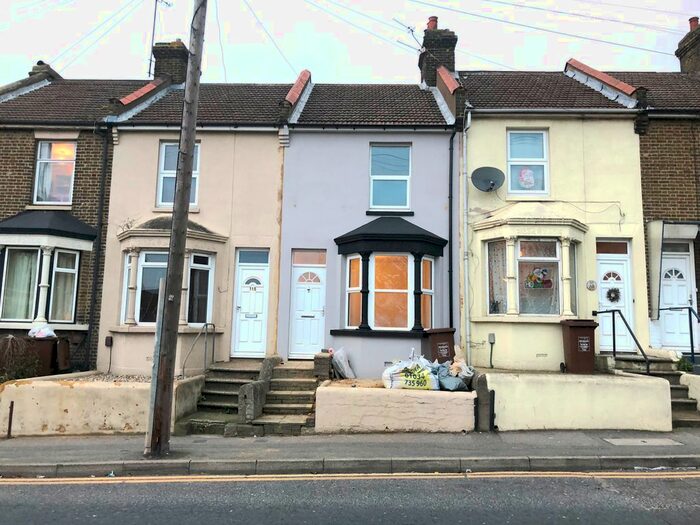 3 Bedroom Terraced House To Rent In Frindsbury Road, Strood, ME2