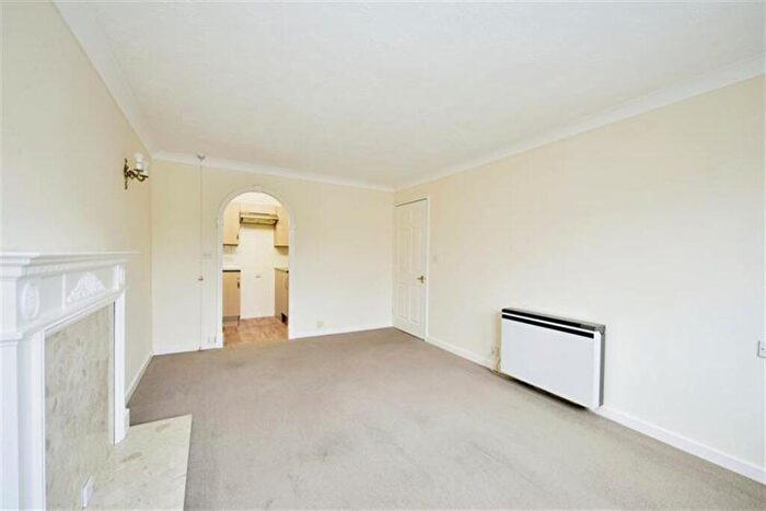 1 Bedroom Retirement Property To Rent In Hengist Court, Marsham Street, Maidstone, ME14