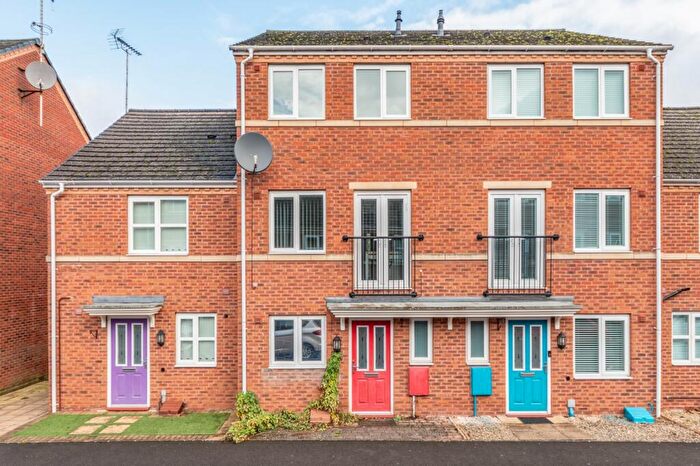 4 Bedroom Terraced House For Sale In Gloucester Close, Enfield, Redditch, Worcestershire, B97