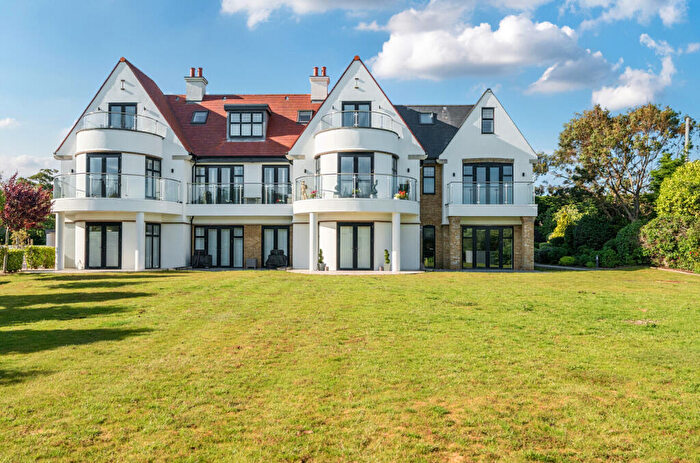 2 Bedroom Apartment For Sale In Barton Common Road, New Milton, BH25