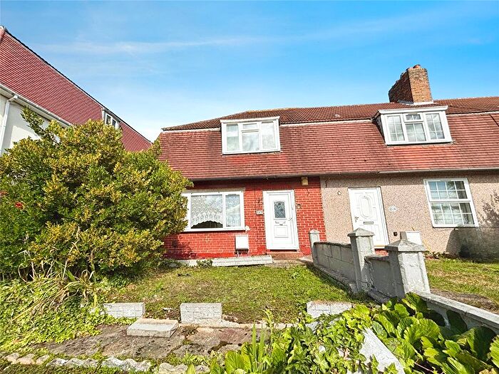 3 Bedroom Detached House To Rent In Downham Way, Bromley, BR1
