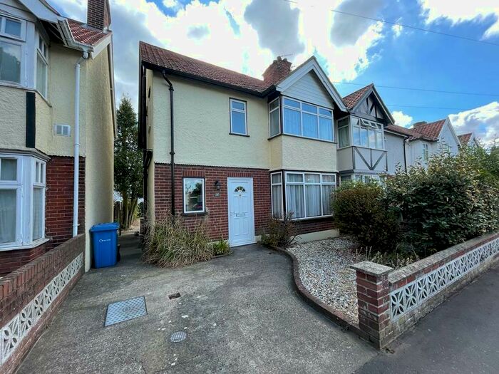 4 Bedroom Semi-Detached House To Rent In George Borrow Road, Norwich, NR4