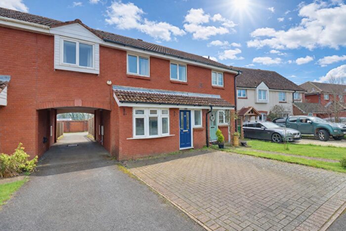 4 Bedroom House To Rent In Linnet Close, Petersfield, GU31