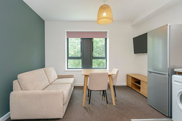 3 Bedroom Apartment To Rent In Ambra Vale, Clifton, Bristol, BS8