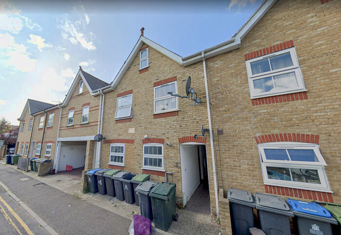 6 Bedroom Terraced House To Rent In Southsea Road, Kingston Upon Thames, KT1