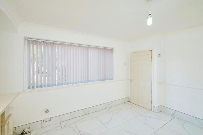 3 Bedroom Terraced House For Sale In Kitts Green Road, Birmingham, West Midlands, B33