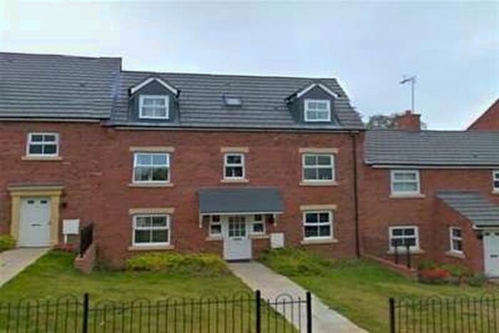 4 Bedroom House To Rent In Rushden, NN10