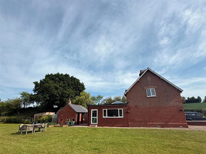 2 Bedroom Semi-Detached House To Rent In Clyst Honiton, Exeter, EX5