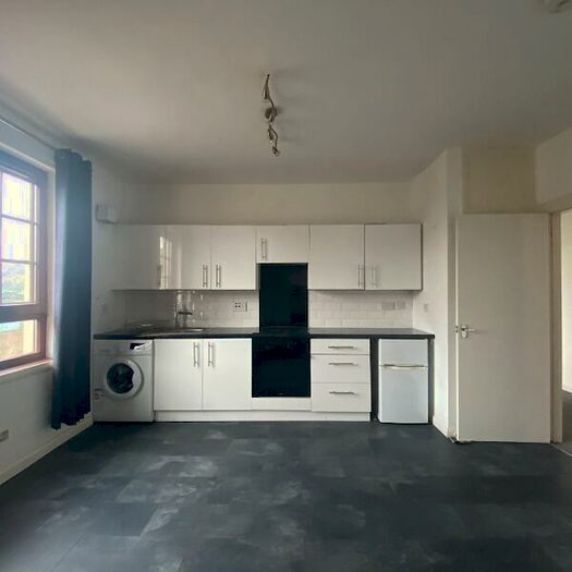 2 Bedroom Flat To Rent In High Street, Auchterarder, Perthshire, PH3