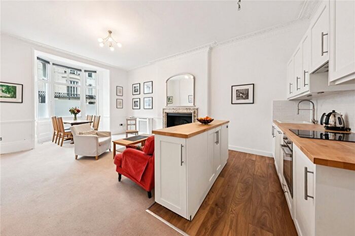 1 Bedroom Flat For Sale In Gloucester Terrace, London, W2