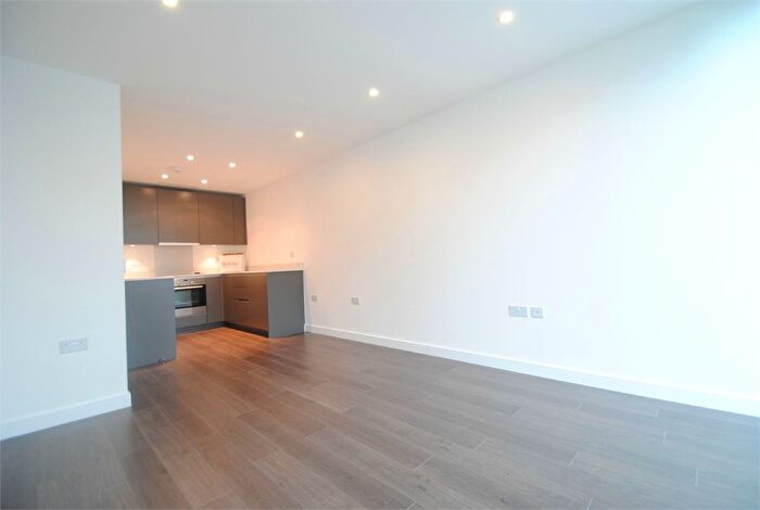 1 Bedroom Flat For Sale In Saffron Central Square, Croydon, Surrey, CR0