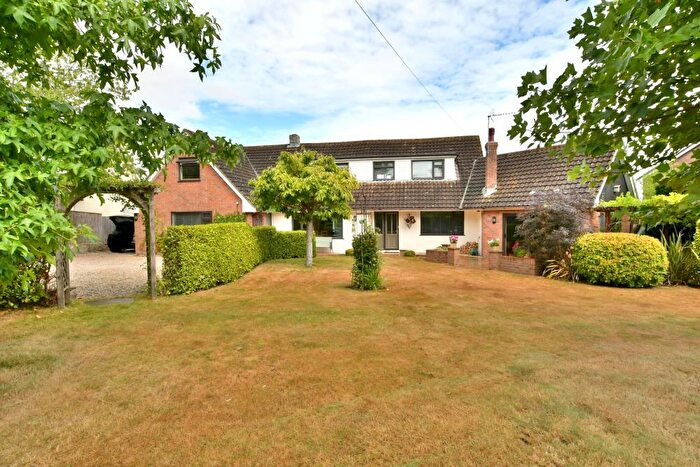 4 Bedroom Detached House For Sale In Chalbury Lane, Chalbury, Wimborne, BH21