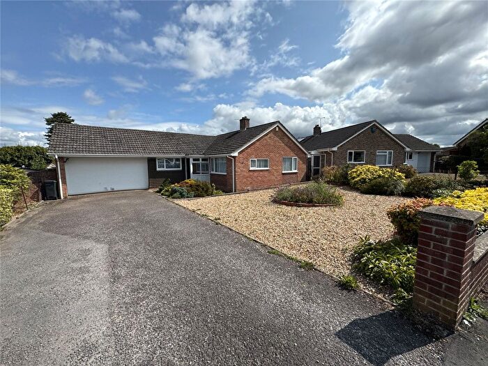 4 Bedroom Bungalow To Rent In Highfield Crescent, Taunton, Somerset, TA1