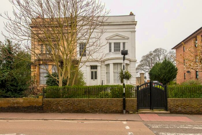 2 Bedroom Apartment To Rent In Windmill Street, Gravesend, Kent, DA12