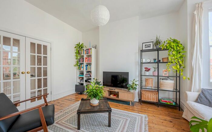 1 Bedroom Flat To Rent In Abbeville Road, London, SW4