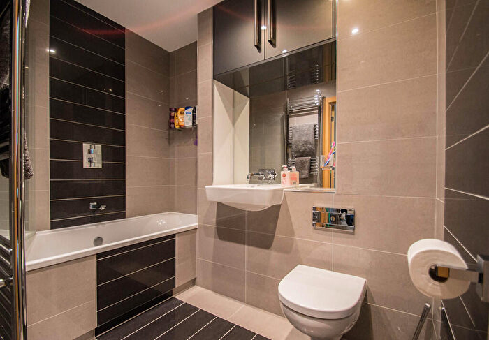 2 Bedroom Apartment To Rent In Smeaton Court, Hertford, SG13