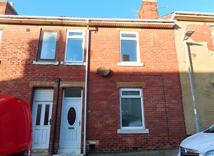 3 Bedroom Terraced House For Sale In Gray Street, North Blyth, NE24
