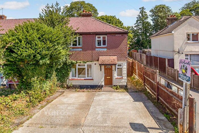 3 Bedroom Semi-Detached House For Sale In Oaktree Avenue, Maidstone, Kent, ME15