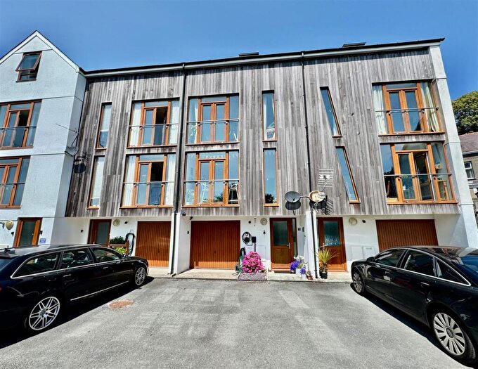 3 Bedroom Town House For Sale In Lleyn Street, Pwllheli, LL53