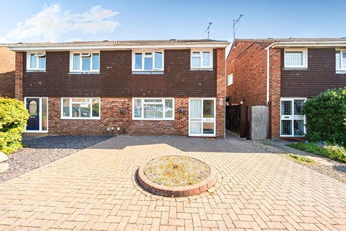 3 Bedroom Semi Detached House For Sale In Overbrook, Eldene, Swindon, SN3