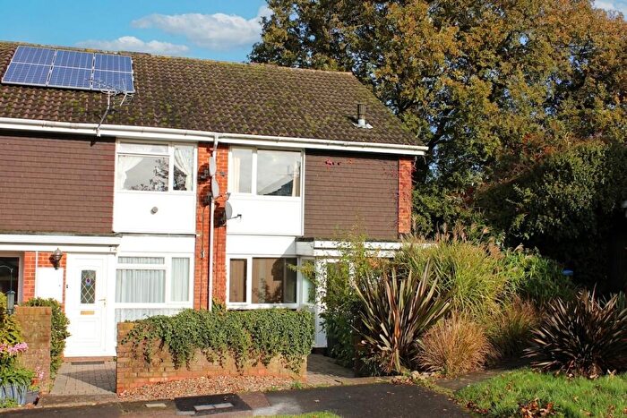 1 Bedroom Ground Maisonette To Rent In Sycamore Avenue, Horsham, RH12