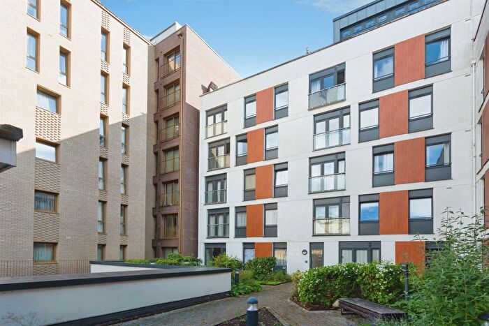 1 Bedroom Flat For Sale In Wellstones, Watford, WD17